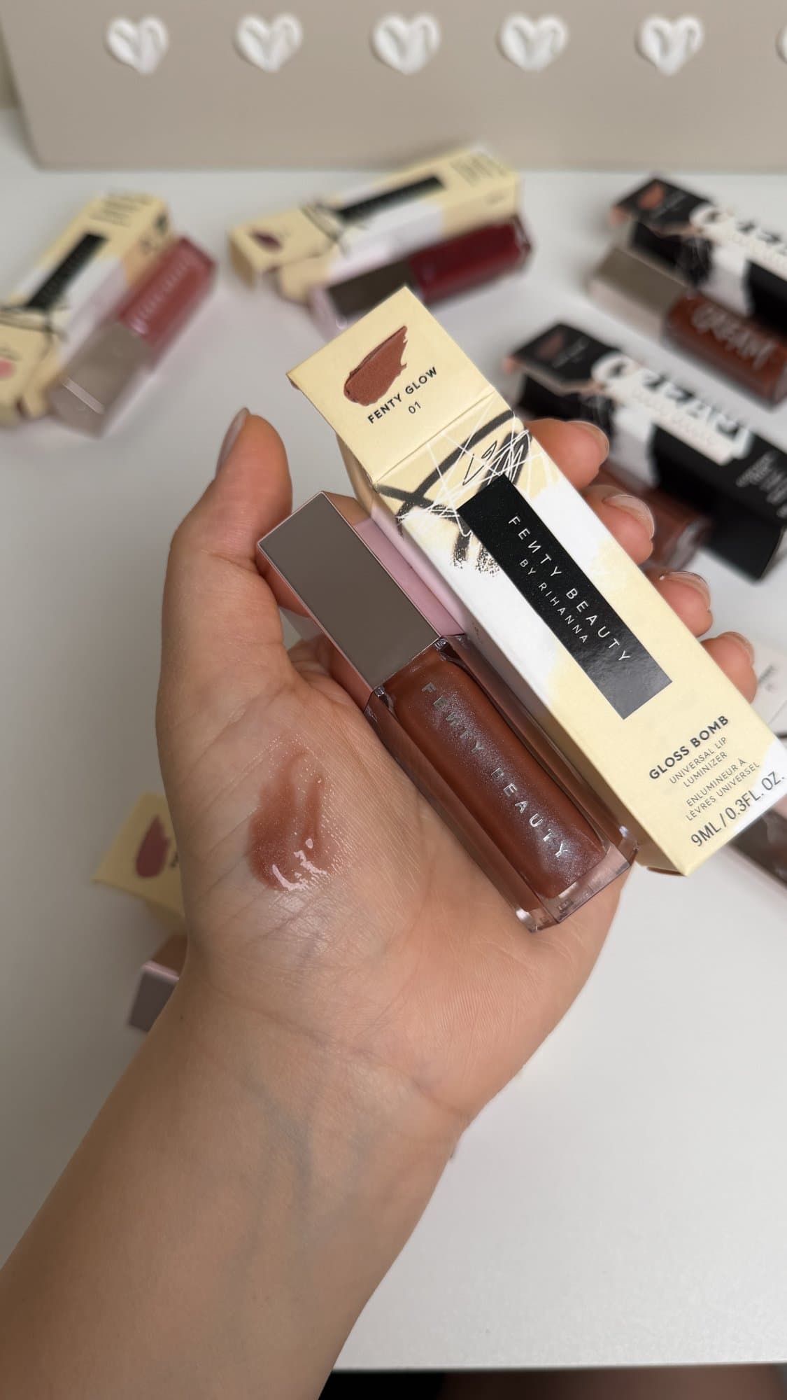 لیپ گلاس فنتی بیوتی  - FENTY GLOW